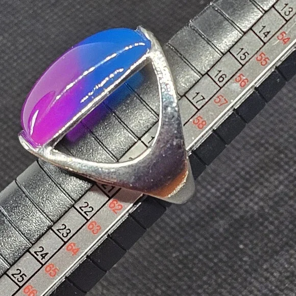 Purple Blue Ombre Lucite Dome Ring Sz 8.5 Squared Statement Silver Tone Neon - Picture 7 of 9
